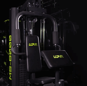 Estação de musculação residencial: é possível treinar todos os grupos musculares com ela?